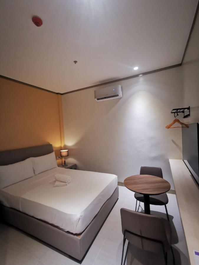 Yes Hotel Imus Cavite Eksteriør bilde